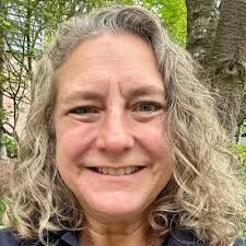 Stephanie Leeper receives 2023 Crimson Spirit Recognition