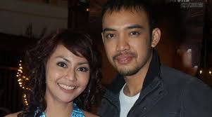 Usai Sidang, Tessa Kaunang & Sandy Cipika Cipiki : Okezone Celebrity