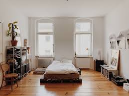 Grosses Altbauzimmer In Berlin Altbau Zimmer Altbau Schlafzimmer Altbau Wohnung Einrichten