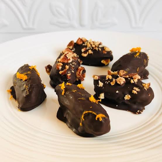 Chocolate Covered Dates Pack of 12 for custom gift box in Karachi