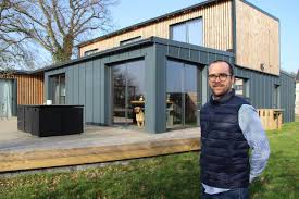Il A Construit Sa Maison Tout Seul Avec Six Containers Pres De Dinan Le Petit Bleu