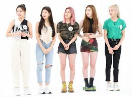 Itzy At Mbc Weekly Idol Itzy Aesthetic Clothes Pop Fashion