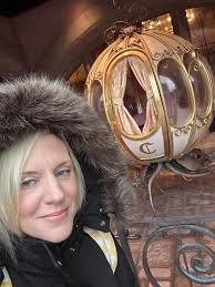 One of my favourite little “blink and you'll miss it” spots at Disneyland  Paris is Cinderella's carriage… and so many people don't realise it's  there. ✨ It's tucked away behind Auberge de