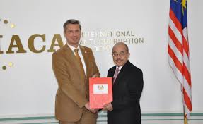 Datuk paul low seng kuan (simplified chinese: Ambassador Of Malaysia Presents Credentials