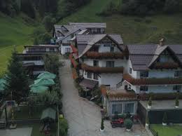 Transfer de la și/sau la aeroport. Cazare Romania 2021 2022 Hotel Motel Pensiune Vila