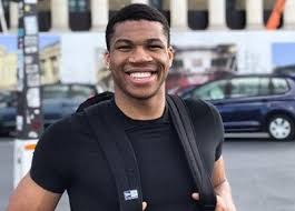 Giannis' older brother — thanasis — is his teammate on the bucks. Giannis Antetokounmpo Height Age Girlfriend Biography Family Facts