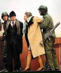 XỬ TỬ TỔNG BÍ THƯ - CHỦ TỊCH NƯỚC. Cuối tháng 11 năm 1989, Tổng Bí thư Đảng  Cộng sản kiêm Chủ tịch Hội đồng Nhà nước (Chủ tịch nước) nước Cộng