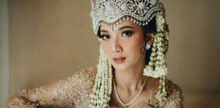 Dipoles Cantik Oleh Marlene Hariman, Inilah Makeup Look Wedding Sheila Dara  yang Flawless!