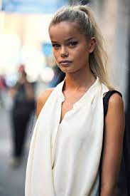 She looks amazing in revealing swimsuits, because she has long legs and narrow hips, and seems so cute and small in the photo, but in fact aasen' height is 5″7′! Frida Aasen Celebrity Street Style Everyday Outfits Model