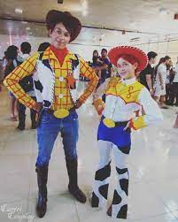 Diy Toy Story Woody Costume Ideas Diy Tutorial Maskerix Com Toy Story Kostum Toy Story Alien Kostum Paarkostume Halloween