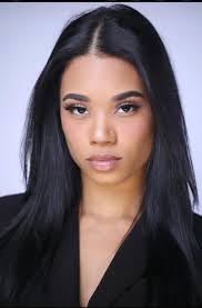 Shayla Huff's Instagram, Twitter & Facebook