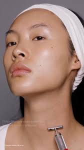 Make pampering a part of your day with Milk & Honey Gold Grand Celebration  Hand & Body Wash. It cleanses and leaves the skin feeling moisturised and  silky soft.