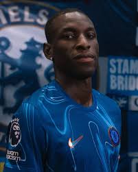 Chelsea rates Jackson at £80M-£100M. The club is using Hugo Ekeike's £79M  move to Liverpool as a key benchmark in evaluating the player. (SkySports)