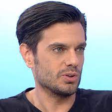 Ροκ και σόουλ στο «μουσικό κουτί». Myrwnas Straths Celebrities Eidhseis Yupiii Gr