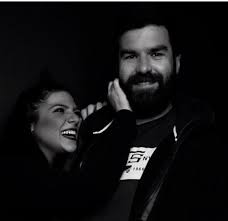 Η δανάη πόζαρε την κυριακή με το νέο της μαγιό και όπως της αρέσει να κάνει συχνά, έστειλε μήνυμα με πολλούς αποδέκτες. Danah Mparka Panos Adamopoylos Einai 3ana Mazi Historical Historical Figures Media