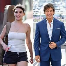 Suri Cruise, The daugther of Kate and Tom Cruise turned 18 and SILENTLY  changed her name... And everyone's saying the same thing! 😱 See her new  name in the comments👇😳
