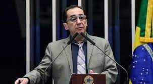 Jorge reis da costa nasser, mais conhecido como jorge kajuru (cajuru, 20 de janeiro de 1961) é um jornalista esportivo, radialista, apresentador de televisão, empresário e político brasileiro filiado ao cidadania, sendo atuamente senador pelo estado de goiás. A Mnne772a0rm