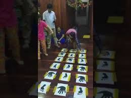 Auf Youtube Findest Du Grossartige Videos Und Erstklassige Musik Ausserdem Kannst Du Eigene Inhalte Hochladen Und Mit In 2020 Foot Games Hand Games For Kids Paper Games