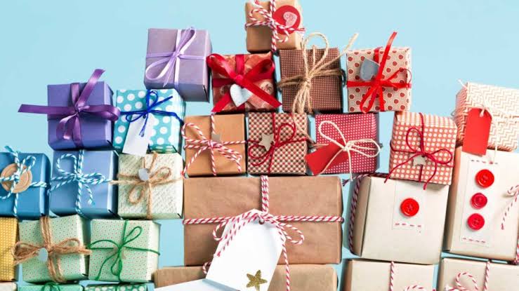 NHỮNG MÓN QUÀ TẶNG SINH NHẬT ĐẶC BIỆT THEO TỪNG LỨA TUỔI