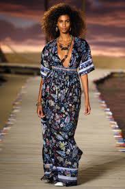 Wrap it in a scarf at night. Curly Hair And Afros At The Spring 2016 Shows Vogue
