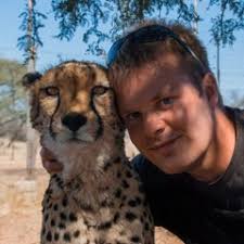 Stream episode Agent 327: The Amsterdam Chase by Arnold Veeman