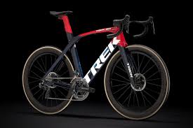 トレック madone slr oclv 800フレームへ刷新 バイク全体で450g軽量化 新製品情報2021 cyclowired トレック 自転車 ロードバイク
