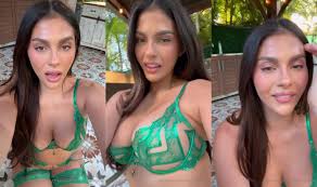 Amanda Trivizas Touches Her Boobs | PimpBunny