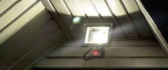 Außerdem soll in jede der beiden etage eine lampe zur beleuchtung eingesetzt werden. Bewegungsmelder Anschliessen In 5 Schritten Heimwerker De