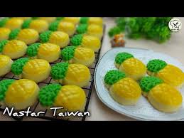 Ambil adonan secukupnya lalu masukkan ke dalam cetakan khusus agar menjadi bentuk panjang dan bergaris. Resep Nastar Taiwan Bentuk Nanas Yang Cantik Lembut Dan