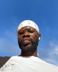 Life has been chill for me lately. It's a great feeling, even tho my  emotions have been going up and down …but that's ok because I am human.  Been going to the