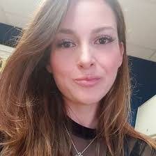 Gloria Perla's Instagram, Twitter & Facebook