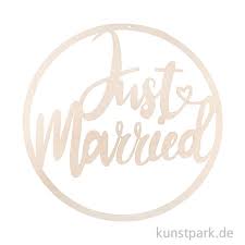 Das herzchen zurechtlegen und festkleben. Holz Kranz Just Married Durchmesser 30 Cm Zum Hangen