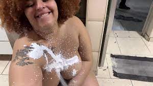 Rubi Antonelli a ninfeta BBW leva banho de chantilly no rabo gigante -  XNXX.COM