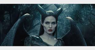 Des visites très rapprochées, d'autant qu'angelina jolie ne vit pas à new york, et qu'elle était retournée dès ce samedi 16 juin sur la côte ouest, entourée de ses six enfants. Malefique 4 Choses A Savoir Sur Le Film Avec Angelina Jolie Terrafemina