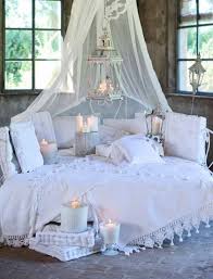 Interieur Style Shabby Chic By Blanc Mariclo Decorez Et Meublez La Maison Chez Ambiances D Interieur 2 Plac Deco Maison Decoration Shabby Chic Deco Shabby Chic