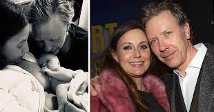 Maybe you would like to learn more about one of these? Babylycka For Sanna Lundell Och Mikael Persbrandt Svensk Damtidning