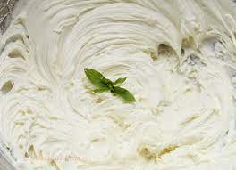 Adaugam in cratita cu smantana ciocolata alba taiata cubulete. Crema De Ciocolata Alba Ganache Desert De Casa Maria Popa