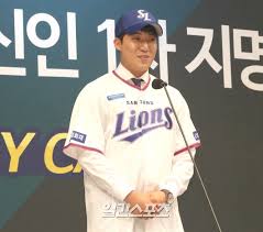 원태인은 10일 한국야구위원회(kbo)가 발표한 '2021 신한은행 sol kbo 리그' 4월 월간 mvp로 선정됐다. í¬í†  ì›íƒœì¸ ì‚¼ì„± ì‹ ì¸íˆ¬ìˆ˜ì§€ëª…
