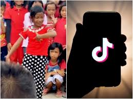 Tiktok 20 juni 2021 viral dance 5 cowo / livraison de la weed france bretagne andorre toulouse. Netizen Juluki Bocah Ini Sebagai Atlet Tiktok 2020 Gerakannya Khas Banget Indozone Id