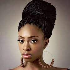 Coiffures Afro Romantiques Pour Instants Romantiques Coiffure Afro Tresses Afro Coiffure Africaine