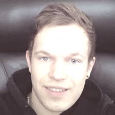 Dennis Piller (@pvpilla)