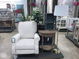 It offers the typical selection of home goods, women's clothing, jewelry, handbags, beauty items, etc. Homegoods Offers Treasure Hunt Shopping Experience Photos