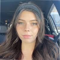 Vivian Parenteau's Instagram, Twitter & Facebook