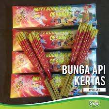 Najmi dan maria bertemu ketika hidup gadis itu sedang kusut. Saji Malaysia Siapa Pernah Main Bunga Api Dan Mercun Ini Facebook