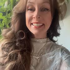 Profile for Leslie Lyon