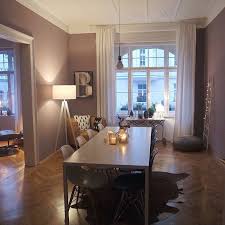 Ich Liebe Das Spiel Mit Wandfarben Und Tapeten Zu Besuch Bei Sweetliving In Munchen Wohnen Wohnung Einrichten Altbau Wohnzimmer
