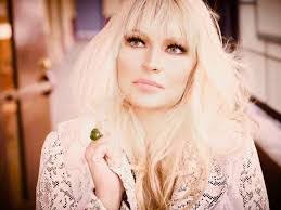 Tami Jones's Instagram, Twitter & Facebook