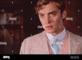 London. UK. Jude Law as Lord Alfred "Bosie" Douglas In ©Capitol Films,  Wilde (1997) Director:Brian Gilbert Writer:Julian Mitchell Source: Richard  Ellman's book about Oscar Wilde Ref:LMK106-SLIB180520-001 Supplied by  LMKMEDIA. Editorial Only. Landmark