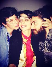 העיתון העניק לנינט כותרת שמנה על הקליפ החדש שלה destructive mind העוסיק בחרדה שמייצרת הרס עצמי. × ×™× ×˜ ×˜×™×™×' ××™× ×¡×˜×'×¨×