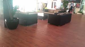 Kelebihan dari lantai serat kayu ada begitu banyak, selain tahan lama karpet ini tidak mudah kotoran seperti debu atau noda. Harga Lantai Vinyl Motif Kayu Berkualitas Merk Lg Hausys Per Box